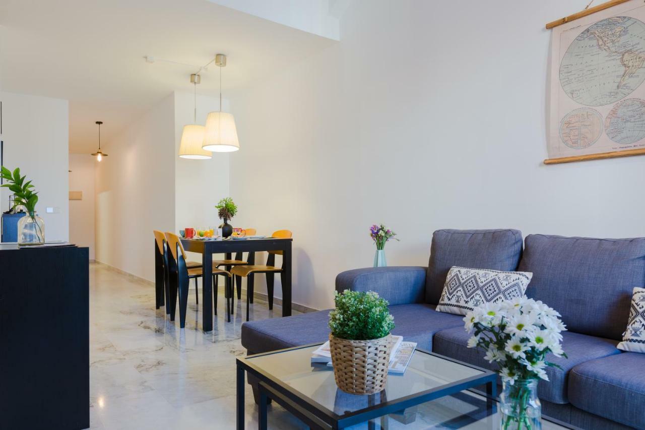 Hola Malaga Atarazanas Apartment Exterior photo