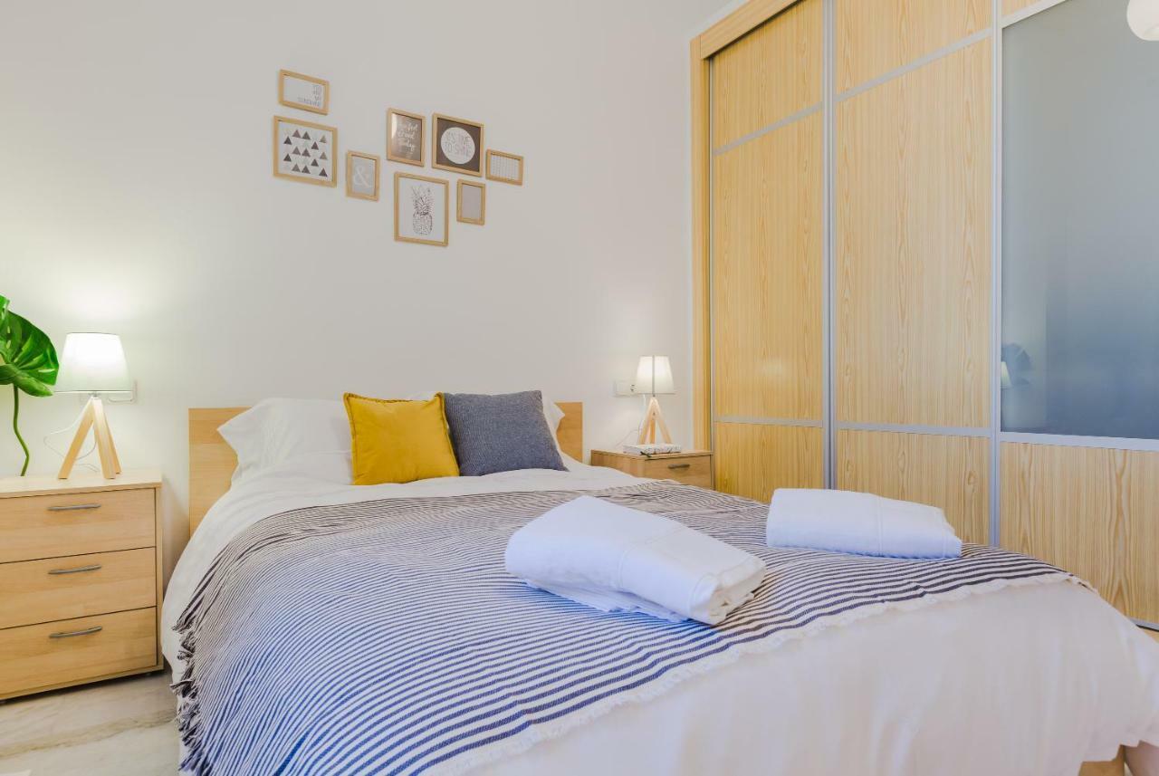Hola Malaga Atarazanas Apartment Exterior photo