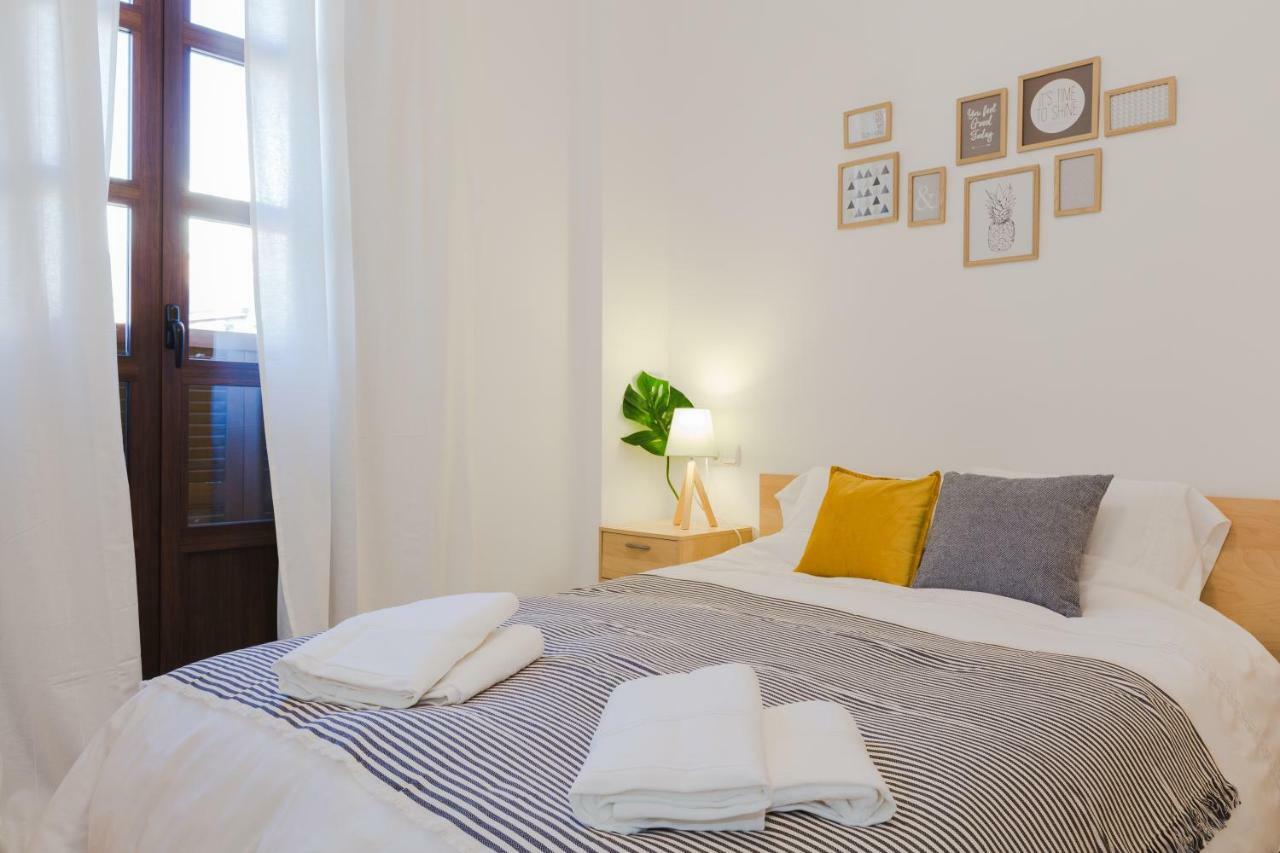 Hola Malaga Atarazanas Apartment Exterior photo